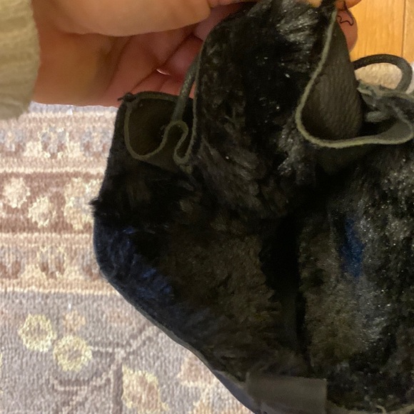 Boutique 9. Leather Lace Up Ankle Booties with Faux Fur lining size 9 - Picture 9 of 15
